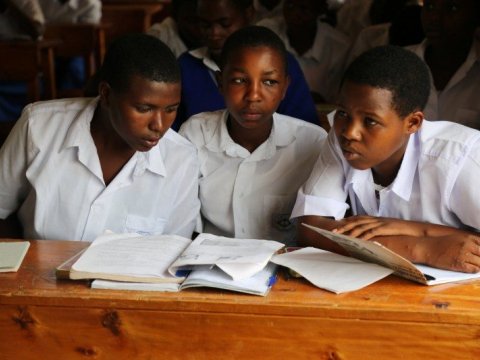 Afrikada təhsil böhranı: şagirdlər məktəbi tərk edir