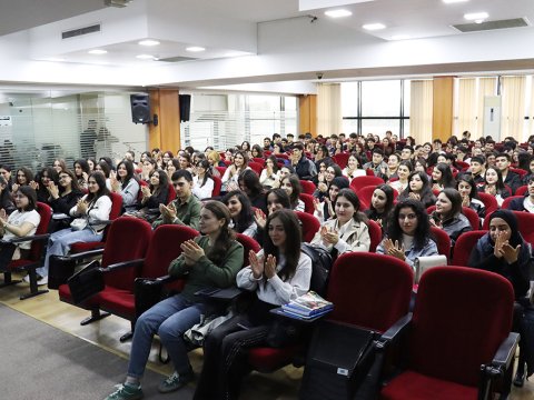 İcbari Tibbi Sığorta üzrə Dövlət Agentliyi Azərbaycan Universitetində infosessiya keçirib