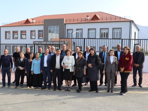 36 il sonra Xocalı məktəbinin məzunları bir araya gəliblər 