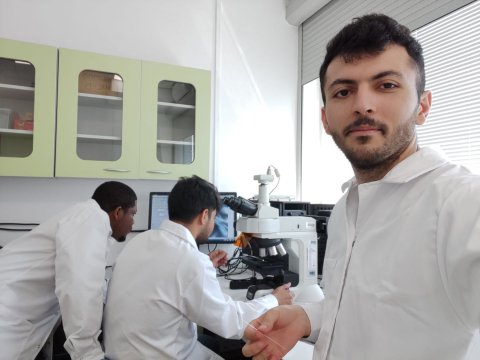 BMU məzununun xərçəng araşdırması dünyada rezonans doğurub