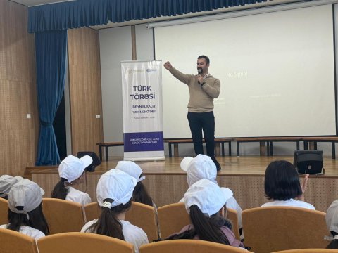 Füzulidə “Beynəlxalq Yay Məktəbi” layihəsi məktəblilərin marağına səbəb olub