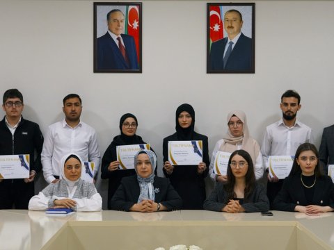 İlahiyyat İnstitutunun “Brend tələbə”ləri mükafatlandırılıb - FOTOLAR