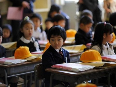 Çində məktəblilərə gündəlik ev tapşırığı limiti qoyuldu