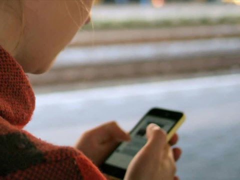 ABŞ məktəbi sosial medianı qadağan etdi - şagirdlərin nəticələri yüksəldi