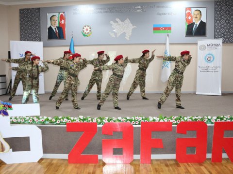 Təhsil müəssisələrində Zəfər Günü qeyd olunub