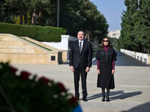 İlham Əliyev və Mehriban Əliyeva Şəhidlər xiyabanında 