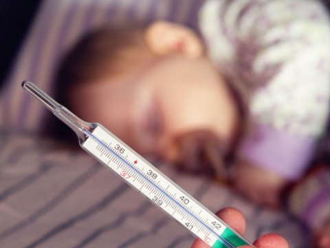 Pediatr: “Havanın dəyişməsi yox, viruslar uşaqları xəstələndirir”