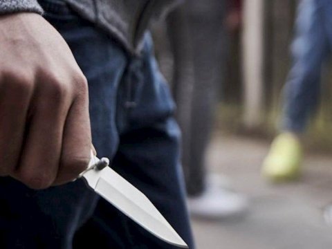 Abşeronda&nbsp;yeniyetmə oğlan tanışını bıçaqlayıb