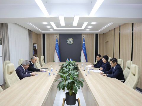 Emin Əmrullayev özbəkistanlı həmkarı ilə görüşüb