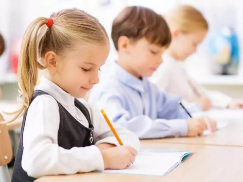 Azərbaycanda rus bölməsində oxuyan şagirdlərin sayı AÇIQLANDI