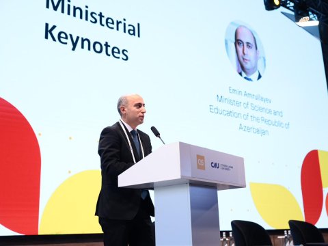 Emin Əmrullayev QS Avrasiya Forumunda çıxış edib