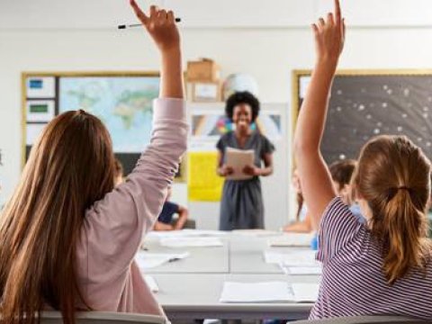 Məktəblərdə dörd günlük təhsil həftəsi sınağı təklif olunur