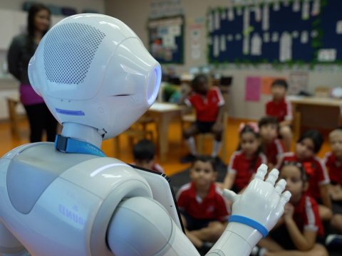 Tokio məktəbində robot müəllim uşaqlara ingilis dili dərsi keçdi