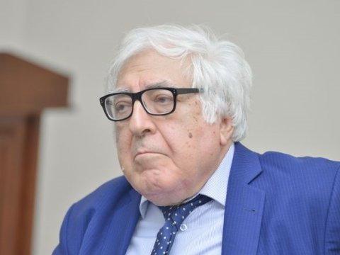 “Prezident məktəbi rus dilində bitirib, amma Azərbaycan dilində belə gözəl danışır”