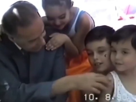 Heydər Əliyev&nbsp;nəvələri ilə birgə -&nbsp;VİDEO