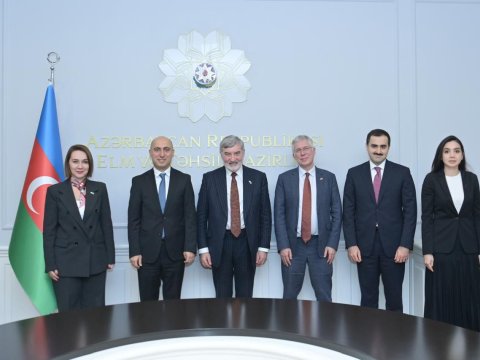 Emin Əmrullayev Lordlar Palatasının üzvü ilə görüşüb