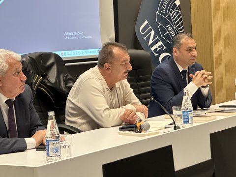 UNEC-də akademik Muxtar İmanov və şair Rüstəm Behrudi ilə görüş keçirilib