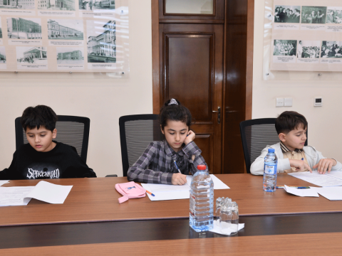 Məktəbi vaхtından əvvəl bitirmək istəyən şagirdlər imtahan veriblər