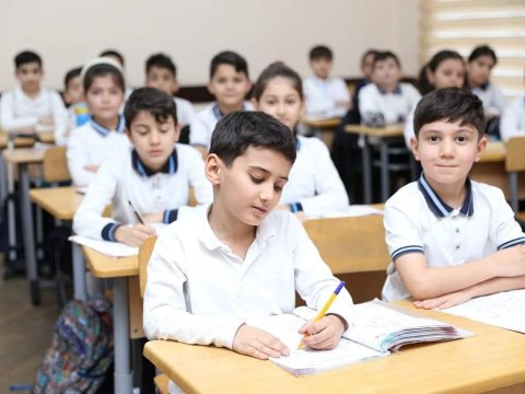 Dərsliklər dəyişməlidir: Süni intellekt dövründə təhsil necə olmalıdır?