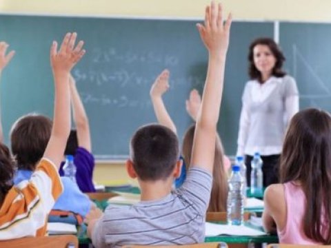 ABŞ-də xroniki problem: şagirdlər dərsə gəlmir