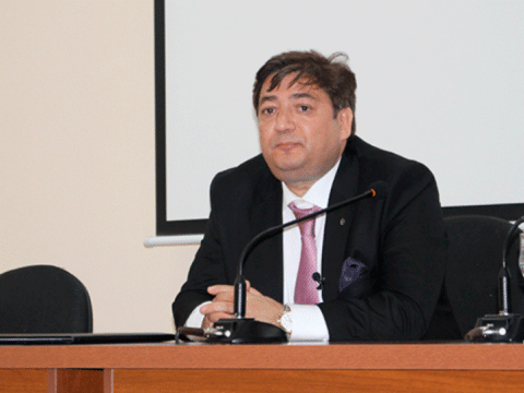 Yeni ixtisaslar açılır, amma müəllim və infrastruktur yoxdur &ndash; Professor