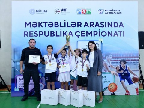 Məktəblilər arasında respublika çempionatı yekunlaşıb