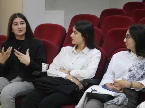 Təhsil krediti alan tələbələrin 63 faizi qadınlardır