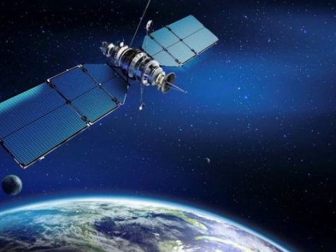 Çin kosmosa rabitə peykləri qrupunu buraxıb