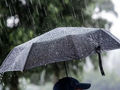 Sabah Bakıda yağış və sulu qar yağacaq, güclü külək əsəcək