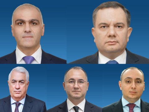 Rəqəmsal İnkişaf və Nəqliyyat nazirinin müavinləri harada təhsil alıblar?