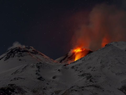Etna Yanardağında güclü püskürmə
