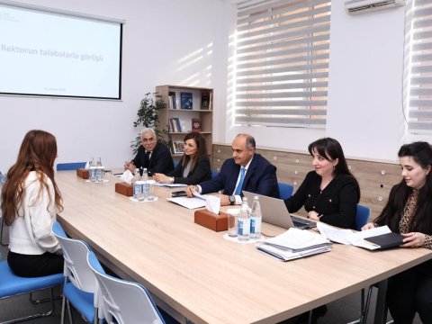 Rektor&nbsp;tələbələrlə görüş keçirib