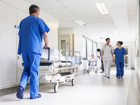 Gəncədə halı pisləşən 17 yaşlı oğlan ölüb