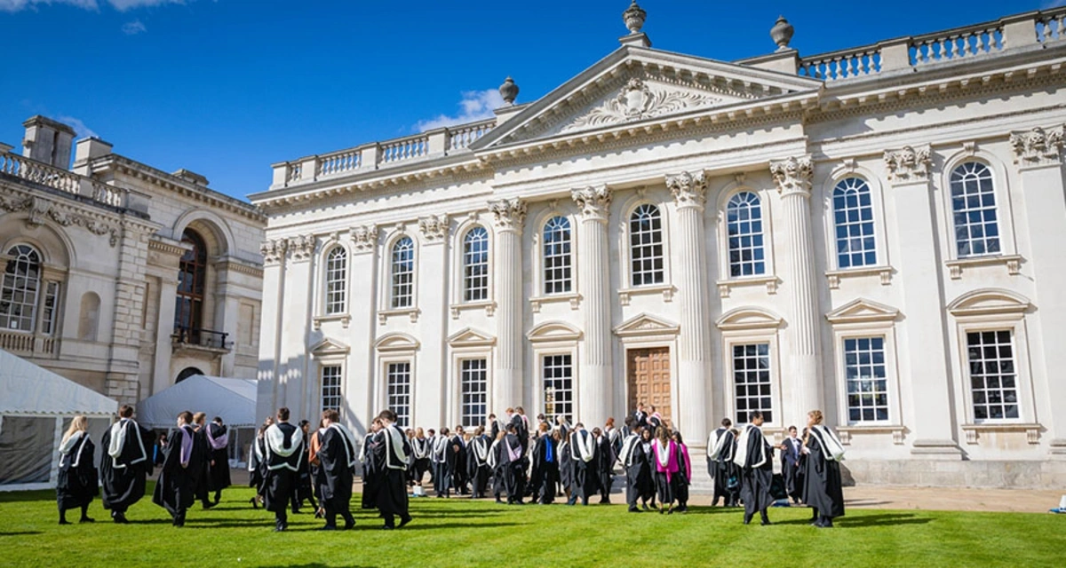 Məşhur universitet&nbsp;silah istehsalına investisiya qoymaqda ittiham olunur