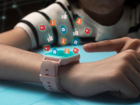 Avropa İttifaqı uşaqlara sosial media qadağasını müzakirə edir