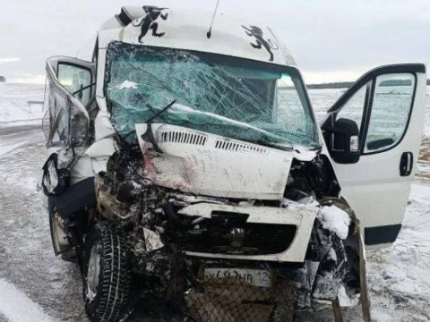 Rusiyada avtobusla yük maşını toqquşub, 5 uşaq ölüb