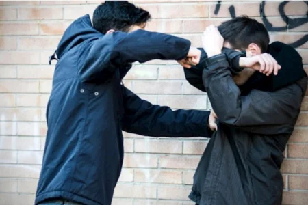 Məktəblilər arasındakı dava ilə bağlı polisdən AÇIQLAMA