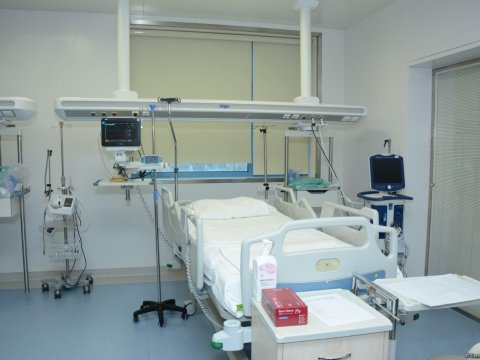 Güllələnən müəllim palataya&nbsp;köçürülüb