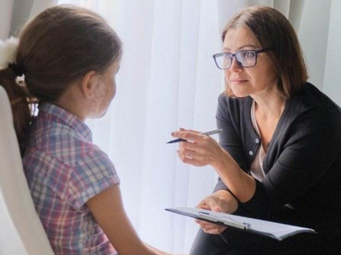 Bir hadisə, çox sual:&nbsp;Məktəblərdə psixoloq var, amma nəzarət YOXDUR