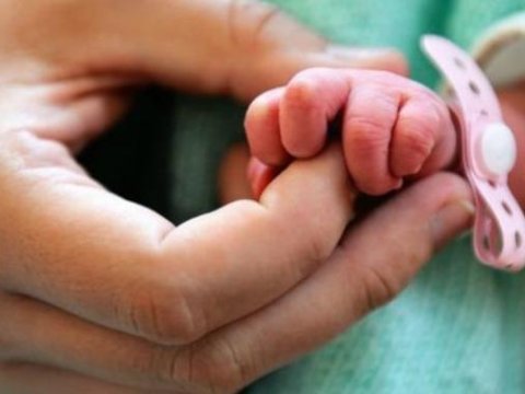 Ana 40 günlük körpəsindən&nbsp;İMTİNA EDİB&nbsp;