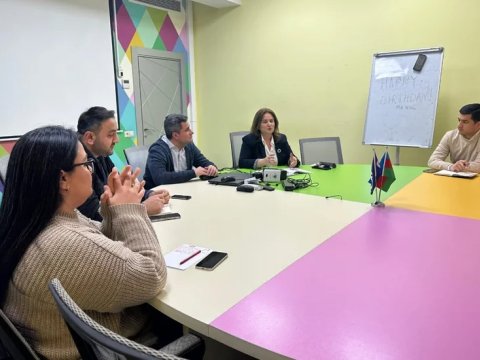 Mediada Azərbaycan dilinin qorunması ARB24 telekanalında müzakirə olunub