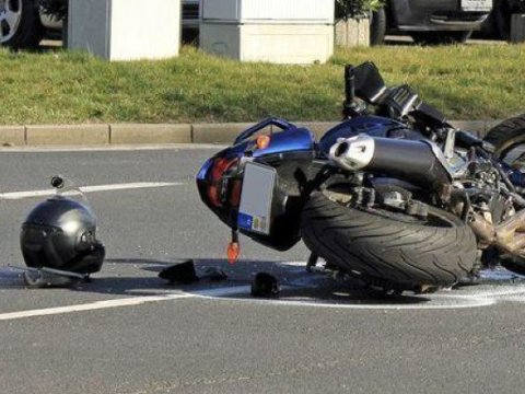 Bakıda motosiklet qəzası: 18 yaşlı sürücü ölüb