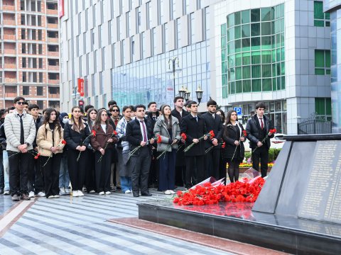 BMU tələbələri Xocalı soyqırımı abidəsini ziyarət ediblər