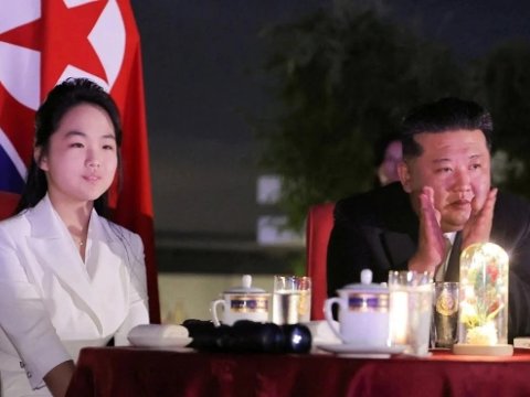 Kim Çen In nüvə silahlarını 13 yaşlı qızına həvalə edib