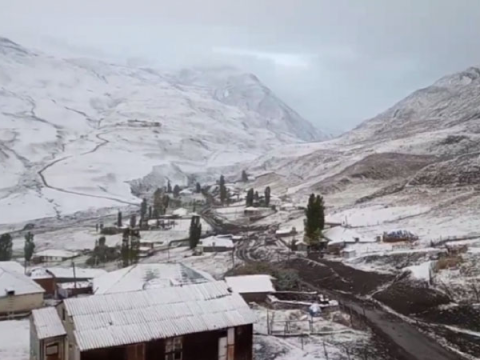 Dağlıq ərazilərə qar yağıb