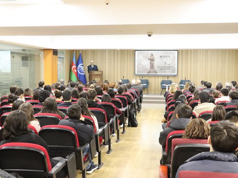 Azərbaycan Universitetində Xocalı soyqırımı qurbanlarının xatirəsi anılıb