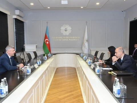 Emin Əmrullayev Macarıstanın ölkəmizdəki səfiri ilə görüşüb