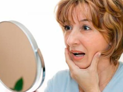 Alimlər: yaşlanma qorxusu insanı daha tez qocaldır