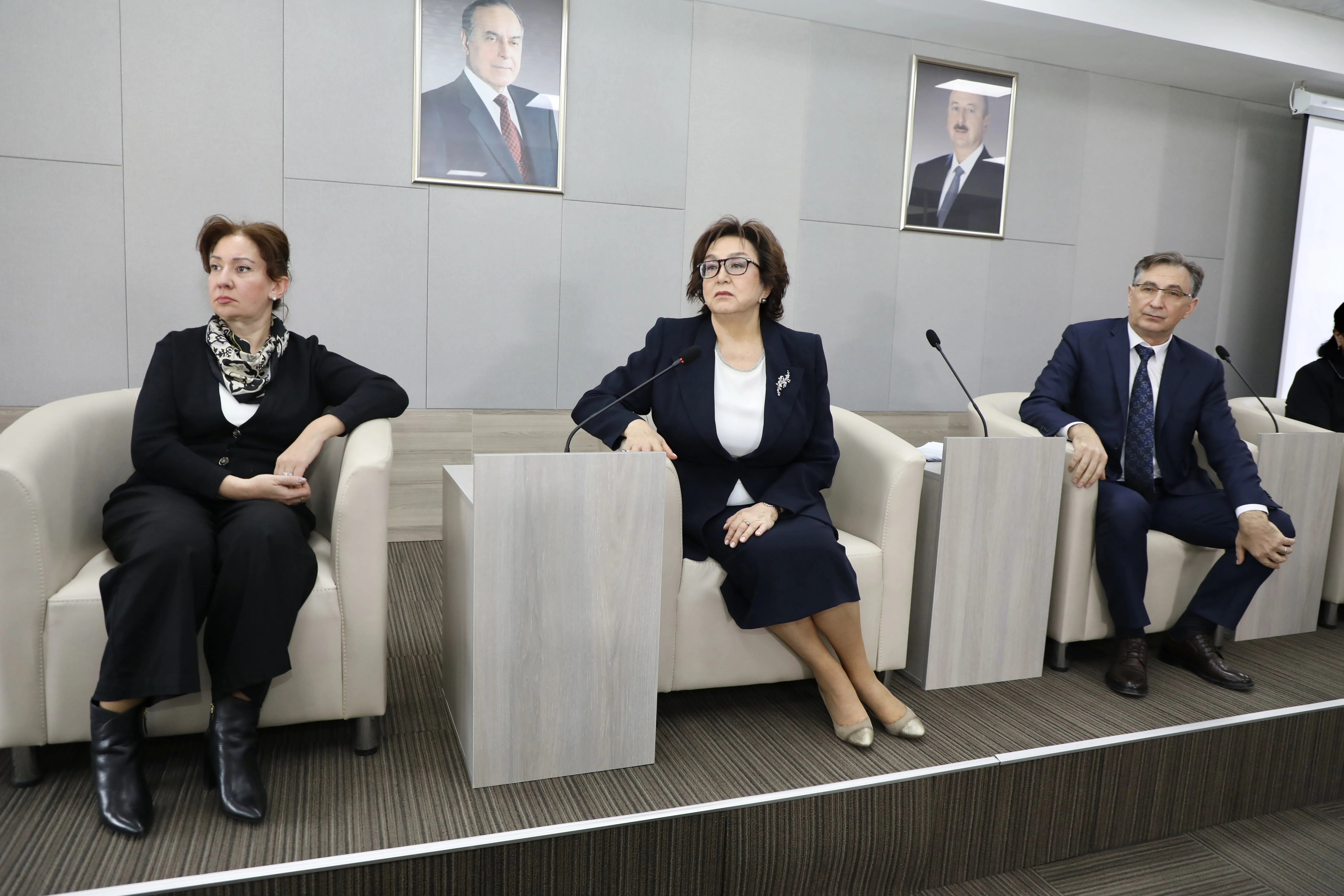 DİM abituriyent, valideyn və pedaqoji ictimaiyyətlə açıq görüş keçirib