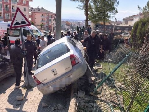 Baba və nəvələrini avtomobil vurdu - Türkiyədə&nbsp;dəhşətli qəza